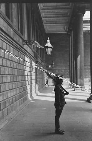 COLLEGE GREEN BANK OF IRELAND SENTRY